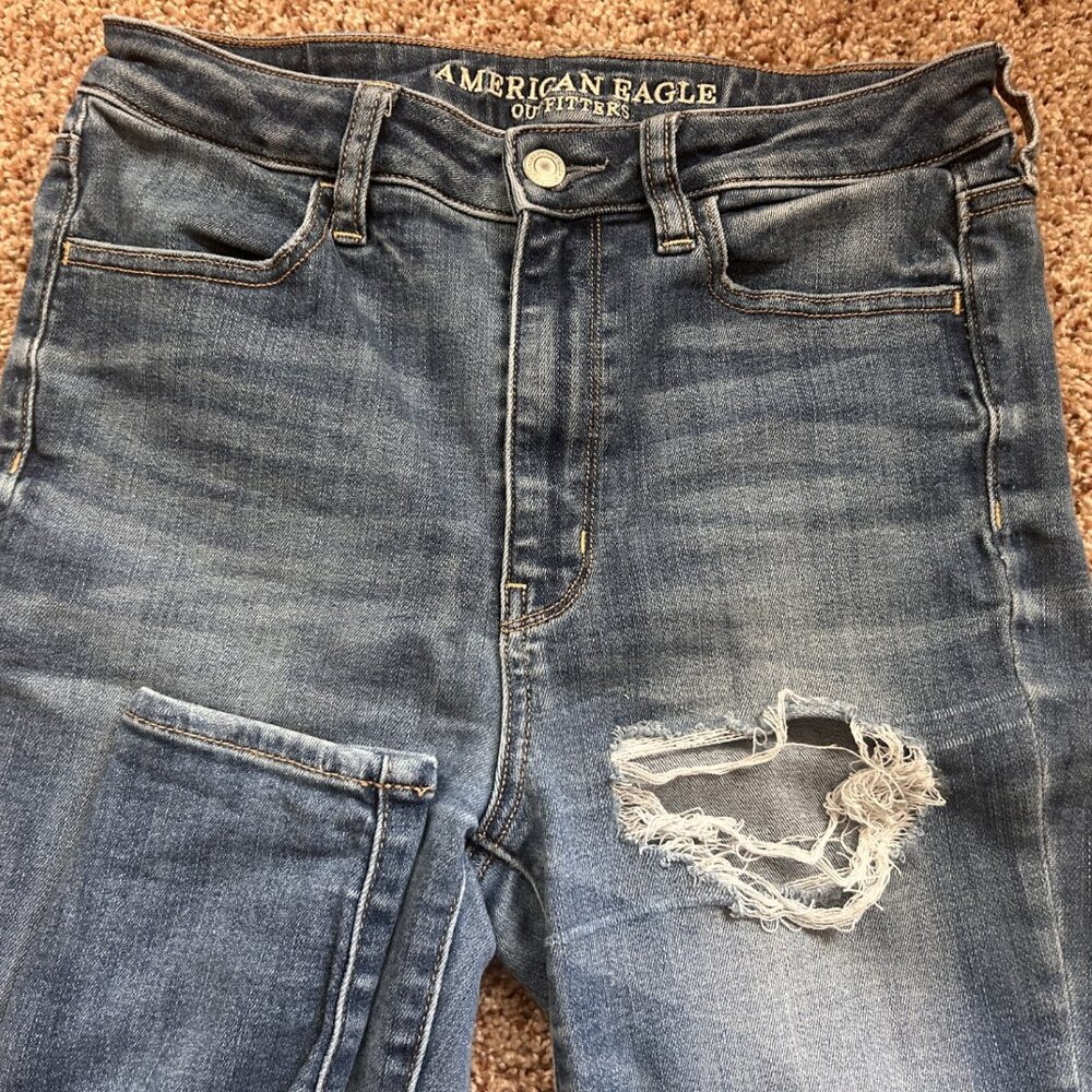 Women's AE American Eagle Size 6 TALL Distressed skinny jeans Super Stretch
